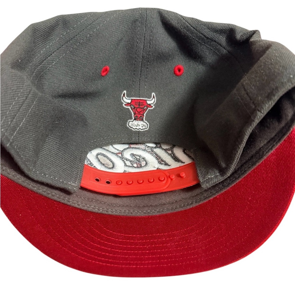 ChicagoBulls SnapBack Cap - Picture 2 of 7